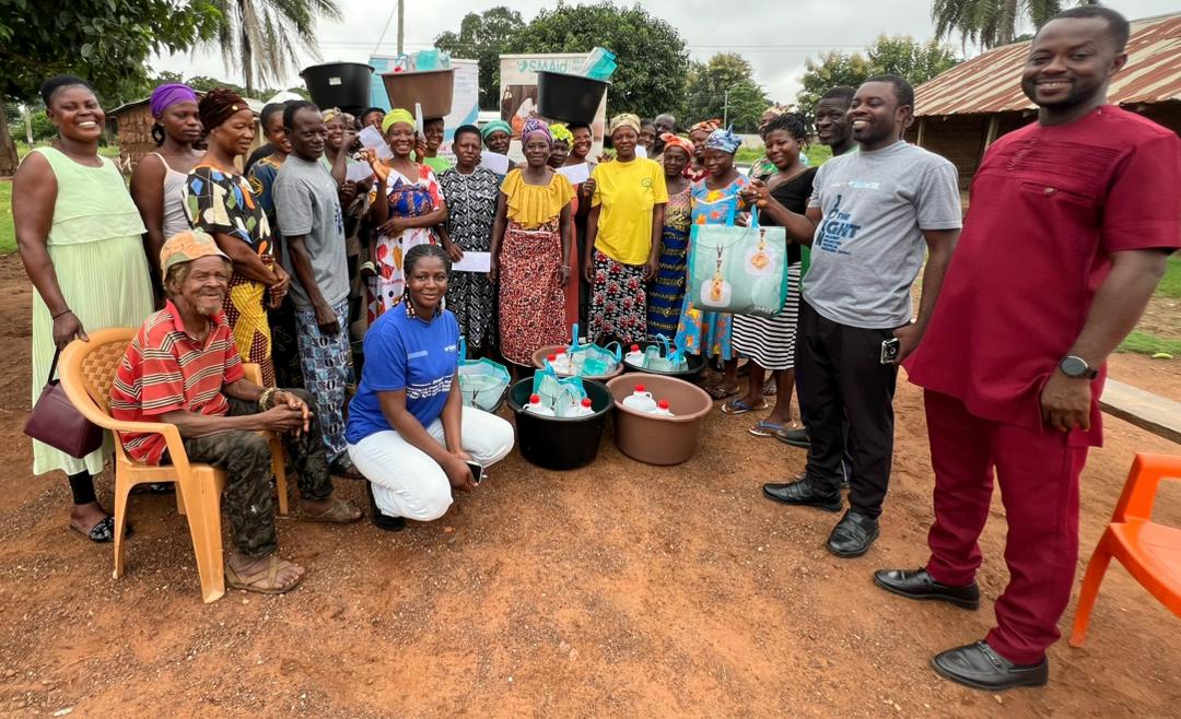 Beneficiaries and SMAid staff at Kwaekesem during the distribution exercise